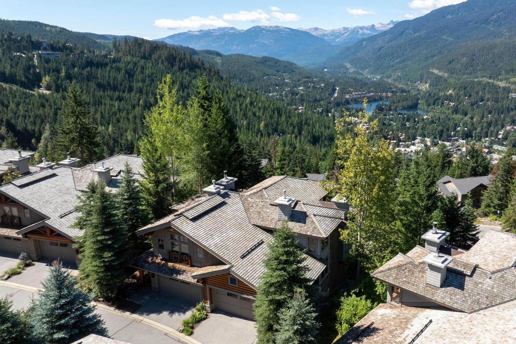 Taluswood The Heights 18 | Mountainside Townhome W/ Ski Access, Hot Tub, Tranquil Views Whistler Exterior photo