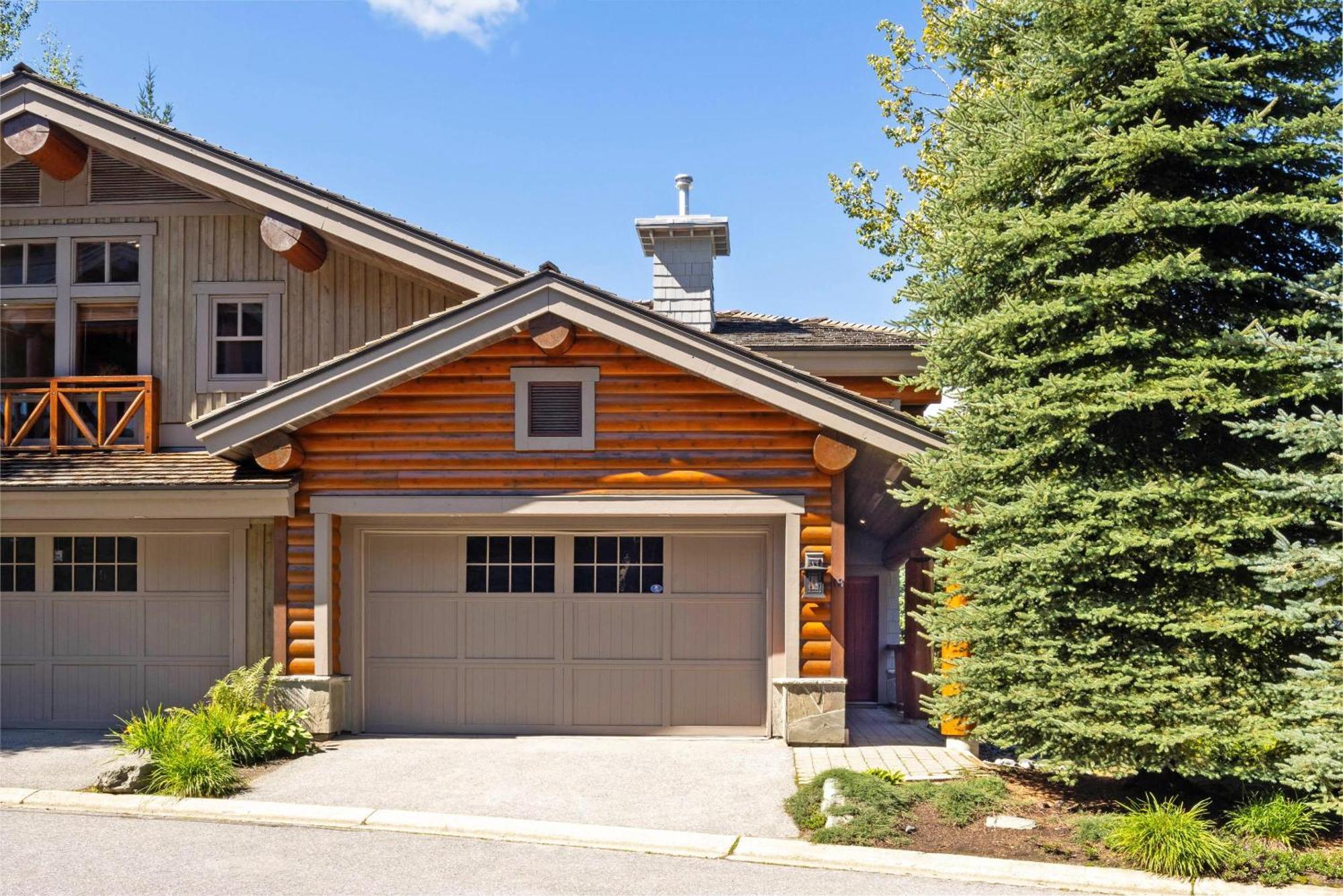Taluswood The Heights 18 | Mountainside Townhome W/ Ski Access, Hot Tub, Tranquil Views Whistler Exterior photo